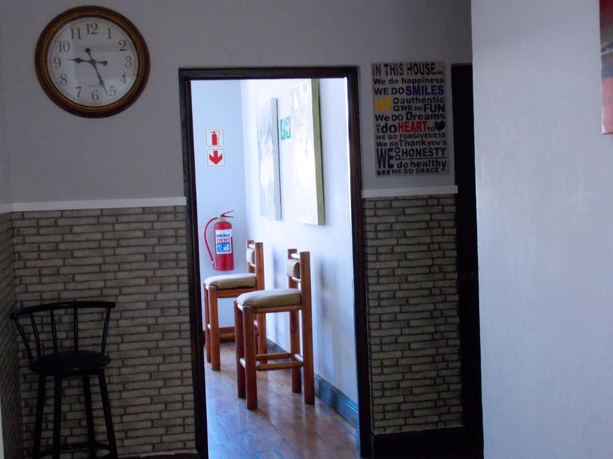 Trap Houz Backpackers Hostel Cape Town Exterior photo