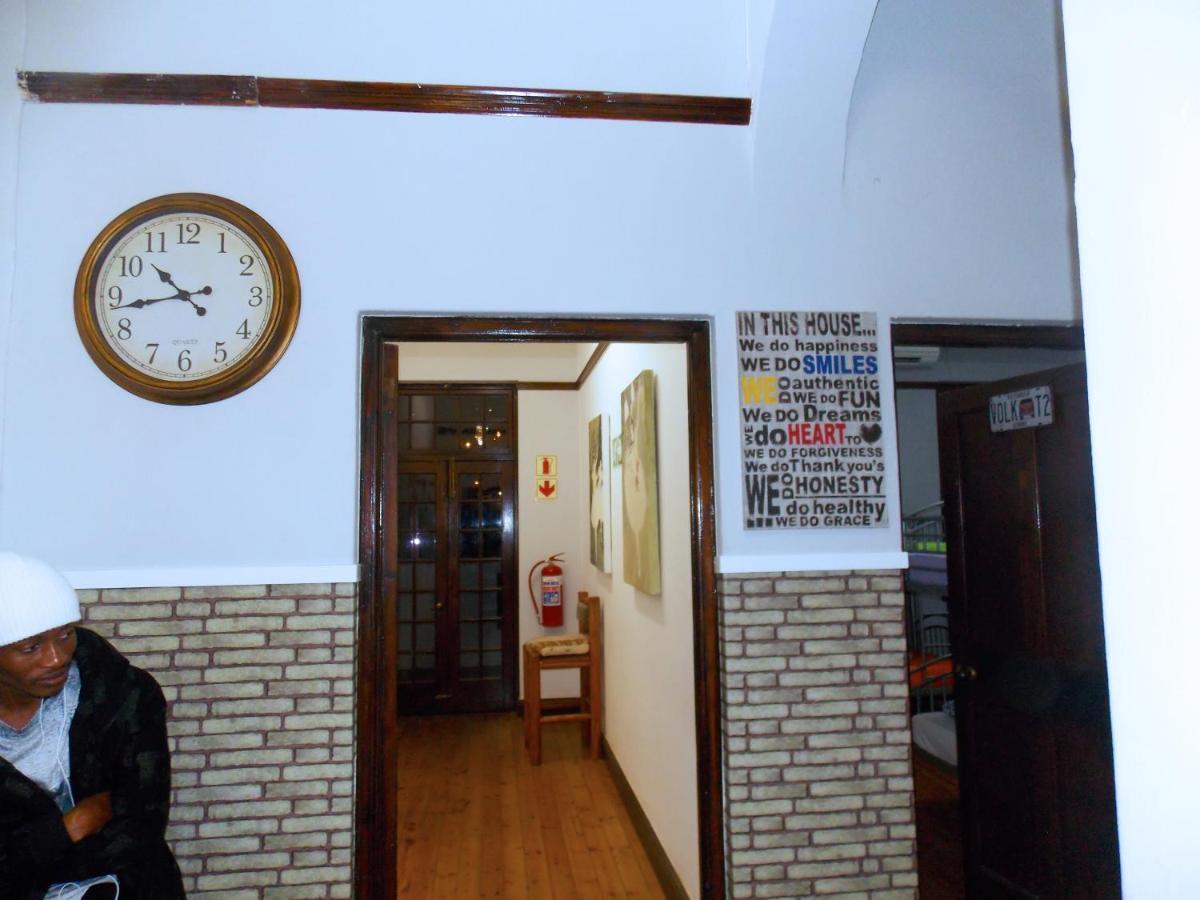 Trap Houz Backpackers Hostel Cape Town Exterior photo